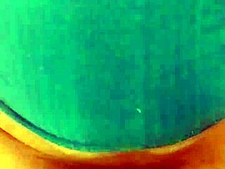 Cabalgando en la verga de un amigo, sintiendo ese dominio y placer intenso