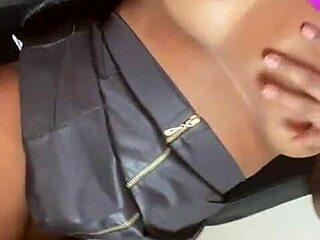 mostrando minha delícia, what do you think of my natural tits?