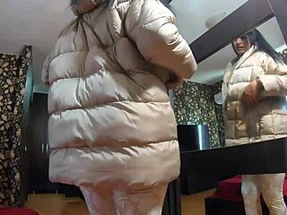 Milfycalla In Yoga Pants Shows Cameltoe And Gets Cumshots On Downjackets