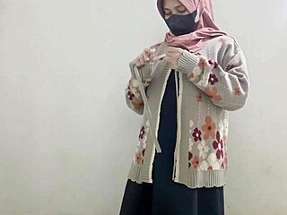 Hijab-Wearing Girl Masturbates with Cucumber in Solo Session