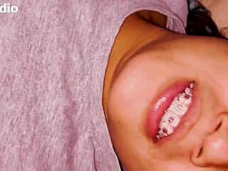 mi hermanastras frid me da unas chupadas y me pide semen en la boca