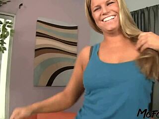 19 year old amateur wants to fuck with a porn star!