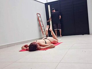 Safada sunbathing in bikini gets fucked by neighbor fixing gate