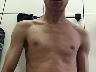 Novinho Pauzudo Gozando Muito Gostoso!