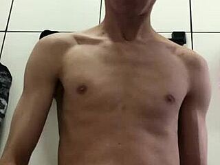 Novinho Pauzudo Gozando Muito Gostoso!