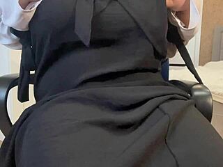 Arab Milf With Dirty Talk Masturbates