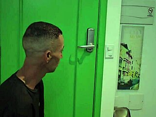 Milf Minha Cunhada Estava Sozinha Em Casa E Me Seduziu Com Uma Boa Foda Fazendo Perder Minha Timidez