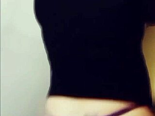 Ay papi as� dame como una putita penetrarme duro que quiero tu lechita