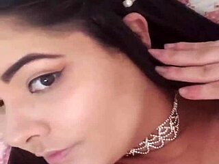 Novinha Gostosa Ficando Nua E Usando Seus Brinquedos - Parte 1