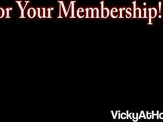 MATURE BLONDE VICKY VETTES DRILLS HER ASS WITH GLASS DILDO