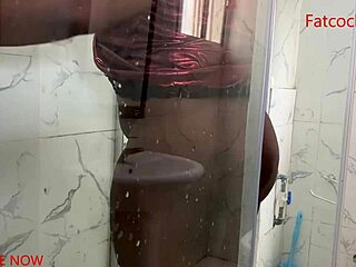 Watching Stepmom Bathe Builds Intense Desire, Finally Fucking Her Big Ass