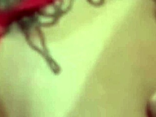 Massagista n�o resistiu a pica preta do neg�o completo no sheer red