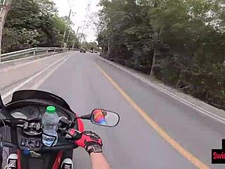 Amateur Asian Teen Sex with Big Dick European Boyfriend After Day Out