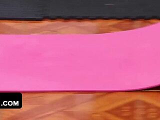 Do Peeping Tom Dreams Come True? Milfs Use Huge Cock!