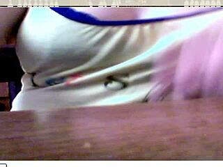 Free teen webcam girl in hot action