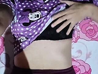 llev� a la de mi vecina a casa y me la foll� en el camino casero real