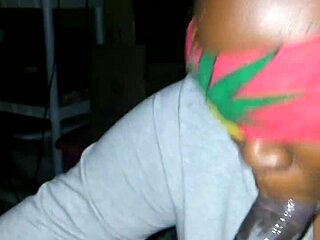 Big booty bbw gives no hands head