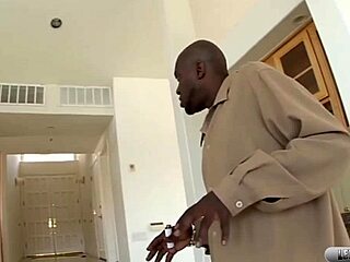 Lisa Ann rides Lex's big black cock 😍