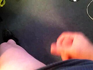 VERY HORNY SOLO BABE FINGERS WET PUSSY!