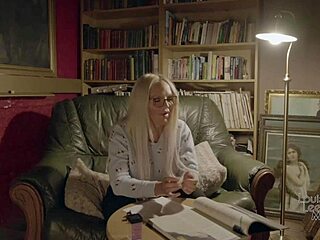 louise lee geek girl horny in ttrpg desk roleplay fucking anal toys buttplug