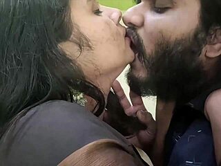 sauteli behen ki choot kholi... har hadd se chudai!