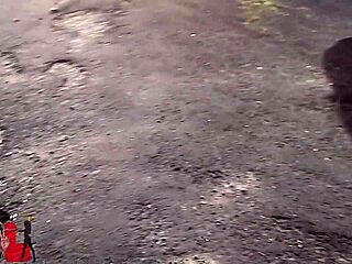 sem marido corno assistindo esposa tatuada no pelo ao ar livre com macho leiteiro