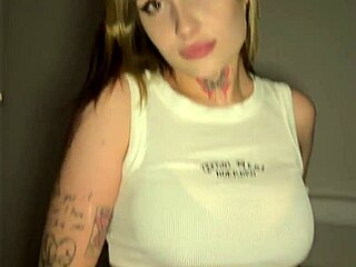 hard lesbian sex with those tight wet pussies and tongue licks 😍👅💦