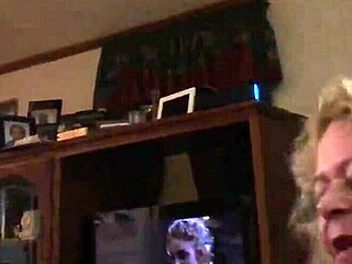 Giving that good head feels amazing right now.