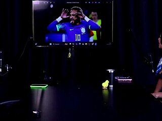 quer gravar com andressa urach? ela ama exibicionismo, musa do vasco em lingerie vermelha sheer! 🔥👀