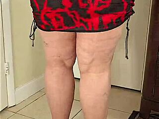 check out this thick hijab babe twerking juicy ass in heels and mini skirt so hot