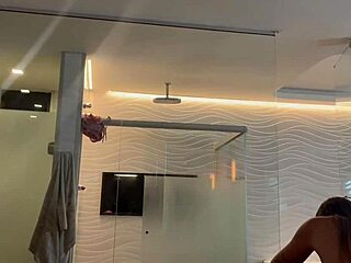 whoa this facebook wife called me to motel for doggystyle pounding 😍 her big ass jiggles in shower