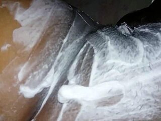 mmm raspando essa buceta carnuda da puta antes de foder gostoso no webcam 😍💦