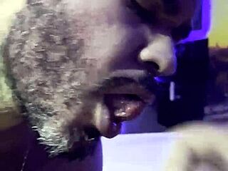 Gay amateur gets a hard facefuk from a lady of the night with brunette hair