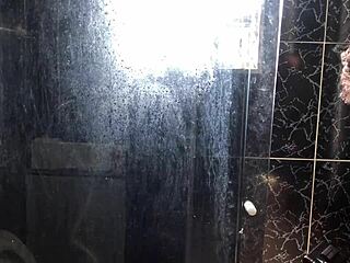 novinho fucks friend's aunt in bathroom 😏