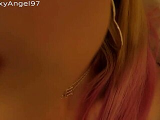 she strips down for my vip patreon membership