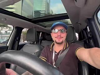 Novinho offers cuzinho to uber favelado.