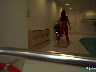 Risky sex with monster cock in pool 😏