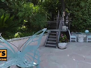 Hey, wanna join Abella Danger and AJ Applegate for a wild POV trio? They’re ready to ride!