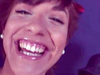 17 años lamiéndole la cara con oral facial shaved amateurs big tits blowjob