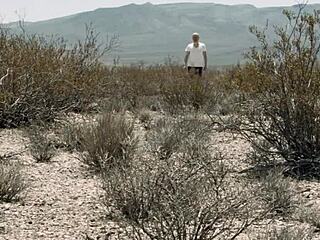 A fleeting celebrity moment captured in 2017.