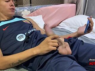 primo hetero batendo uma e resolvi aliviar ele?