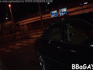 guy casually shares free gay porn fotos online