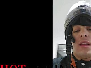 Chica Argentina Pide Que La Folle Junto Al Asensor En Medellin Colombia