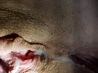 Camgirl gets intense orgasm from her toy collection