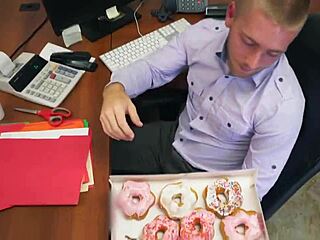 Interracial gay bangers drilling bareback