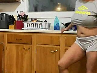 Dominican Milf Anna Maria Teases With Dishwashing Dance