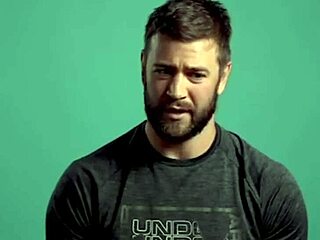 Handsome Aussie coach goes from straight to gay in the gym