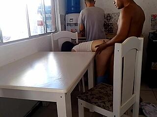 casada safada fucks big black cock while cuckold washes dishes