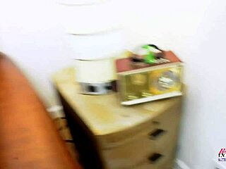 Blonde Annie Archer toys her twat and blows me! 🔥