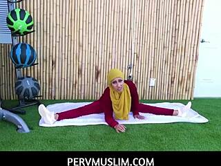 Pervmuslim - Fitness Trainer Bangs Exotic Arabic Client in POV Session